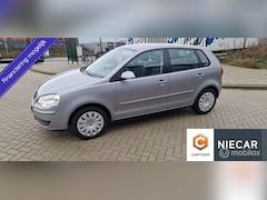 Volkswagen Polo - 1.4-16V Comfortline AUTOMAAT/CRUISE/BT
