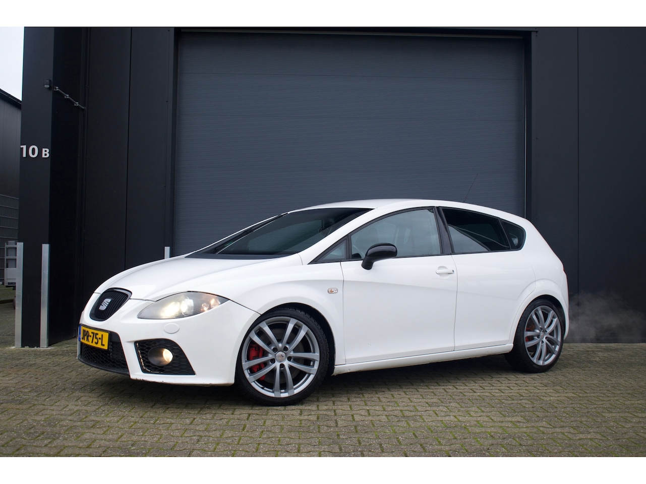 SEAT Leon - 2.0 TFSI Cupra 241pk lage kilometerstand - AutoWereld.nl