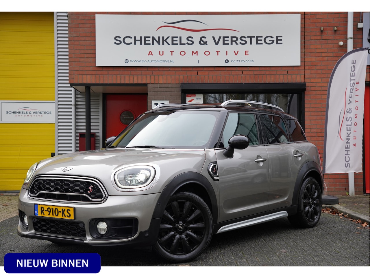 MINI Countryman - COOPER S Automaat Chili / Panoramadak / Apple / Stoelverwarming - AutoWereld.nl