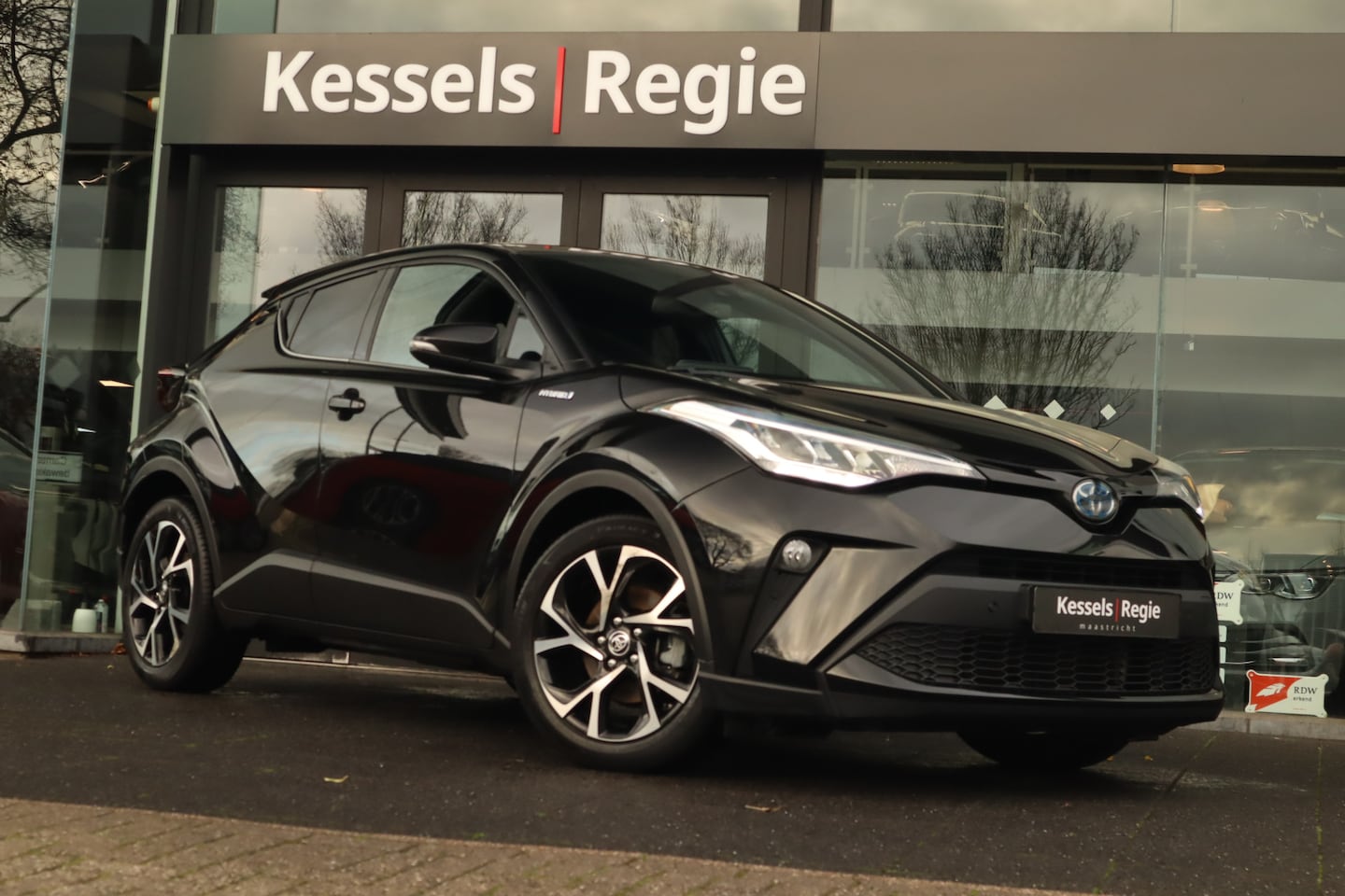 Toyota C-HR - 1.8 Hybrid Dynamic ACC Camera CarPlay 18” Stuur+Stoelverwarming - AutoWereld.nl