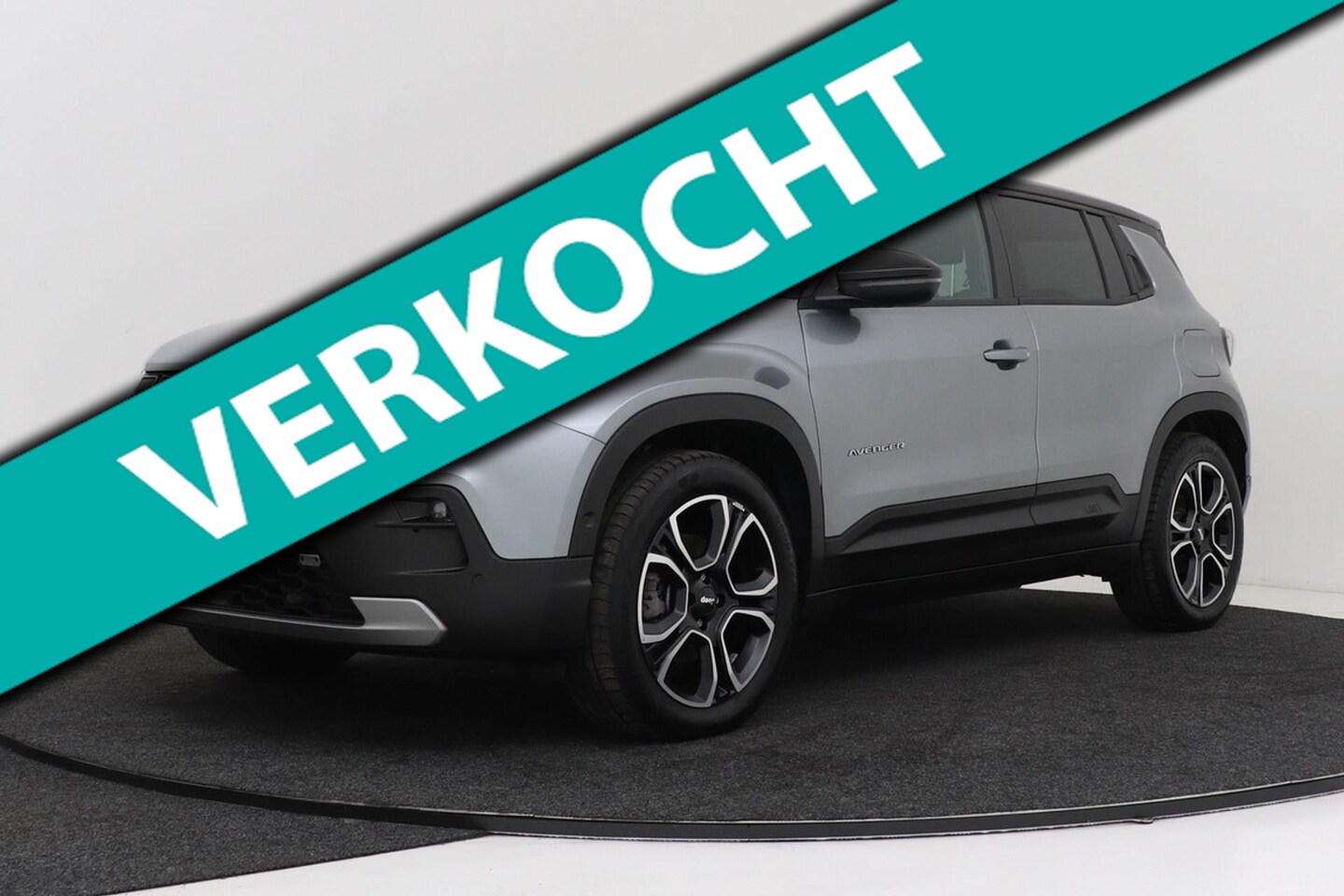 Jeep Avenger - 1st Edition 54 kWh | Org NL | Camera | CarPlay | Stoelverwarming | Elek. Kofferklep | - AutoWereld.nl