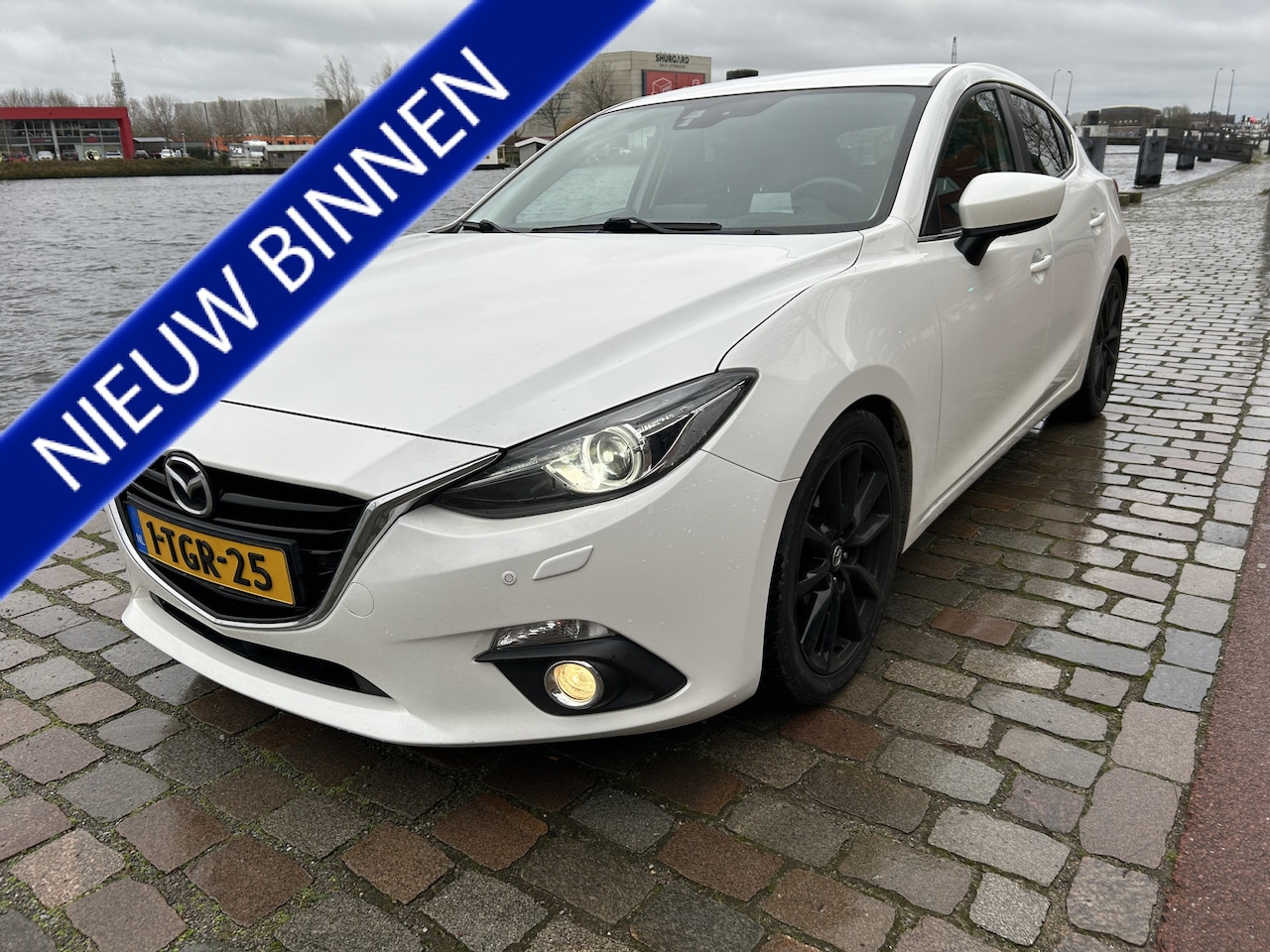 Mazda 3 - 2.0 GT-M leder navi/camera nieuwstaat - AutoWereld.nl