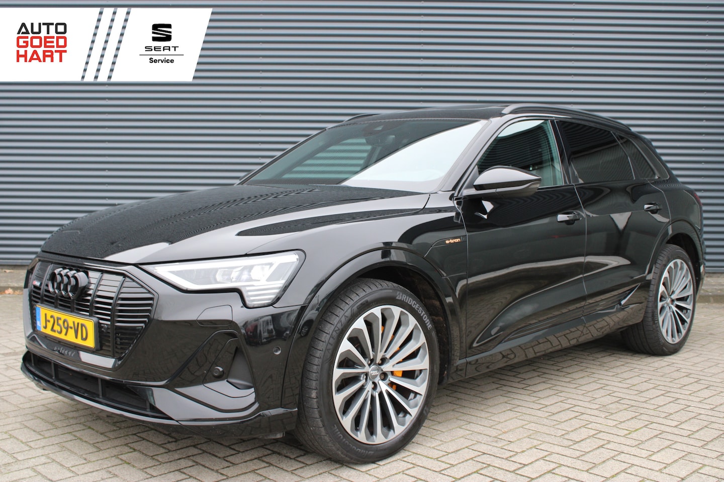 Audi e-tron - 55 quattro S-line 95 kWh Afn. Trekhaak Half-Leder Panoramadak 21-Inch - AutoWereld.nl