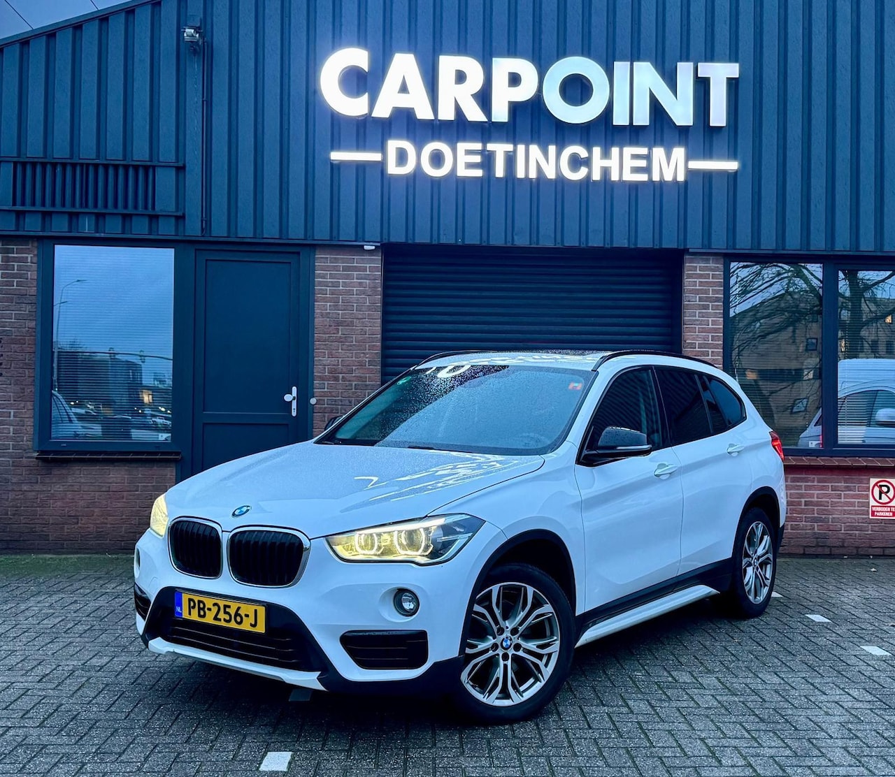 BMW X1 - SDrive18d M Sport Pano Leer Led - AutoWereld.nl