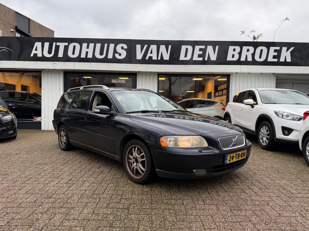Volvo V70 - 2.4 Edition II|+6Mnd APK|Lpg|Trekhaak|Rijdt en Schakelt Perfect|Inruil Koopje - AutoWereld.nl