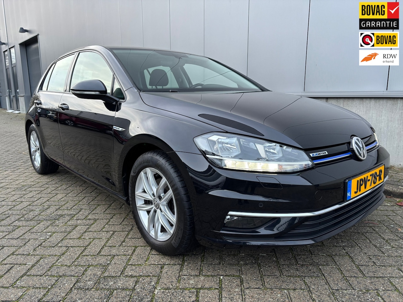 Volkswagen Golf - 1.5 TSI Comfortline Business / Carplay / Trekhaak - AutoWereld.nl