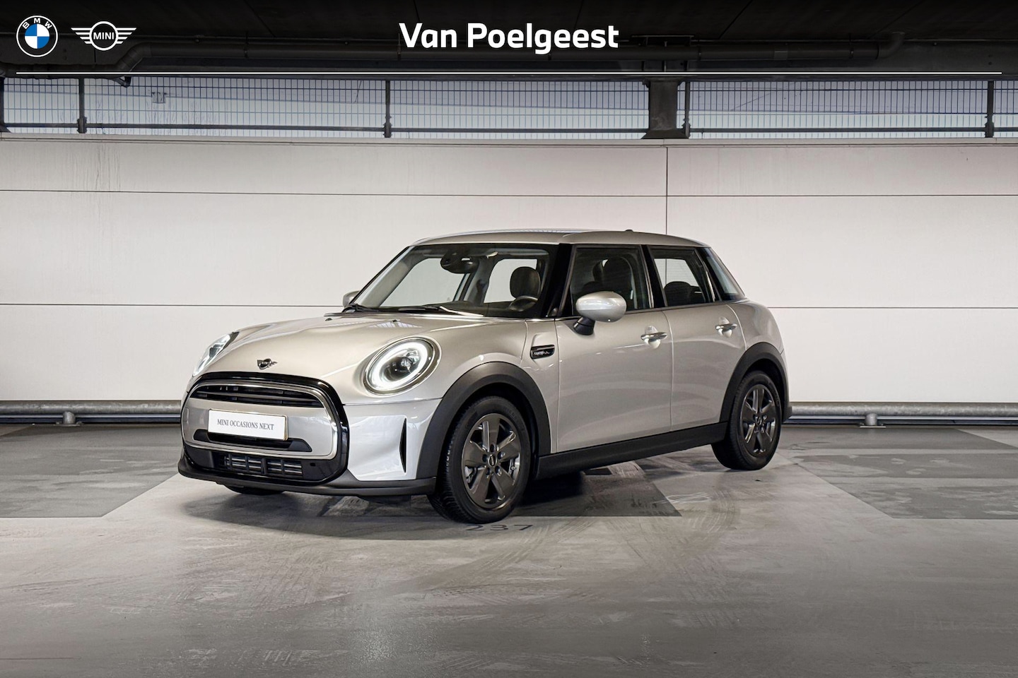 MINI Cooper - 5-deurs 1.5 Classic - AutoWereld.nl