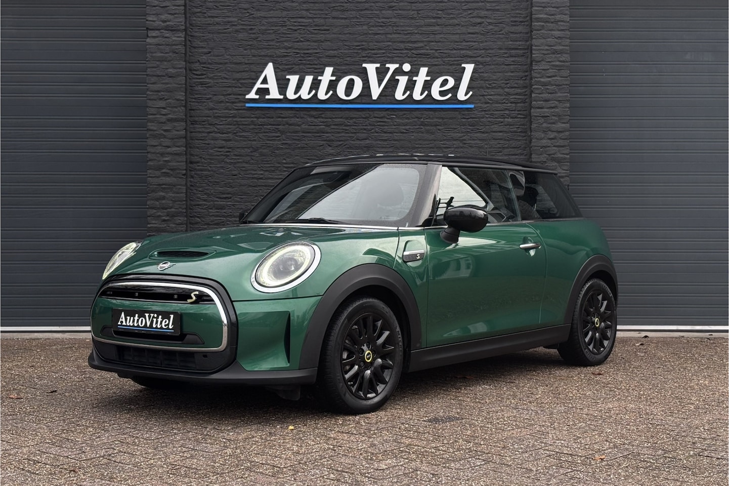 MINI Mini-Electric - Cooper SE Classic 33 kWh | Sportleder | Stoelverwarming | Carplay | LED - AutoWereld.nl