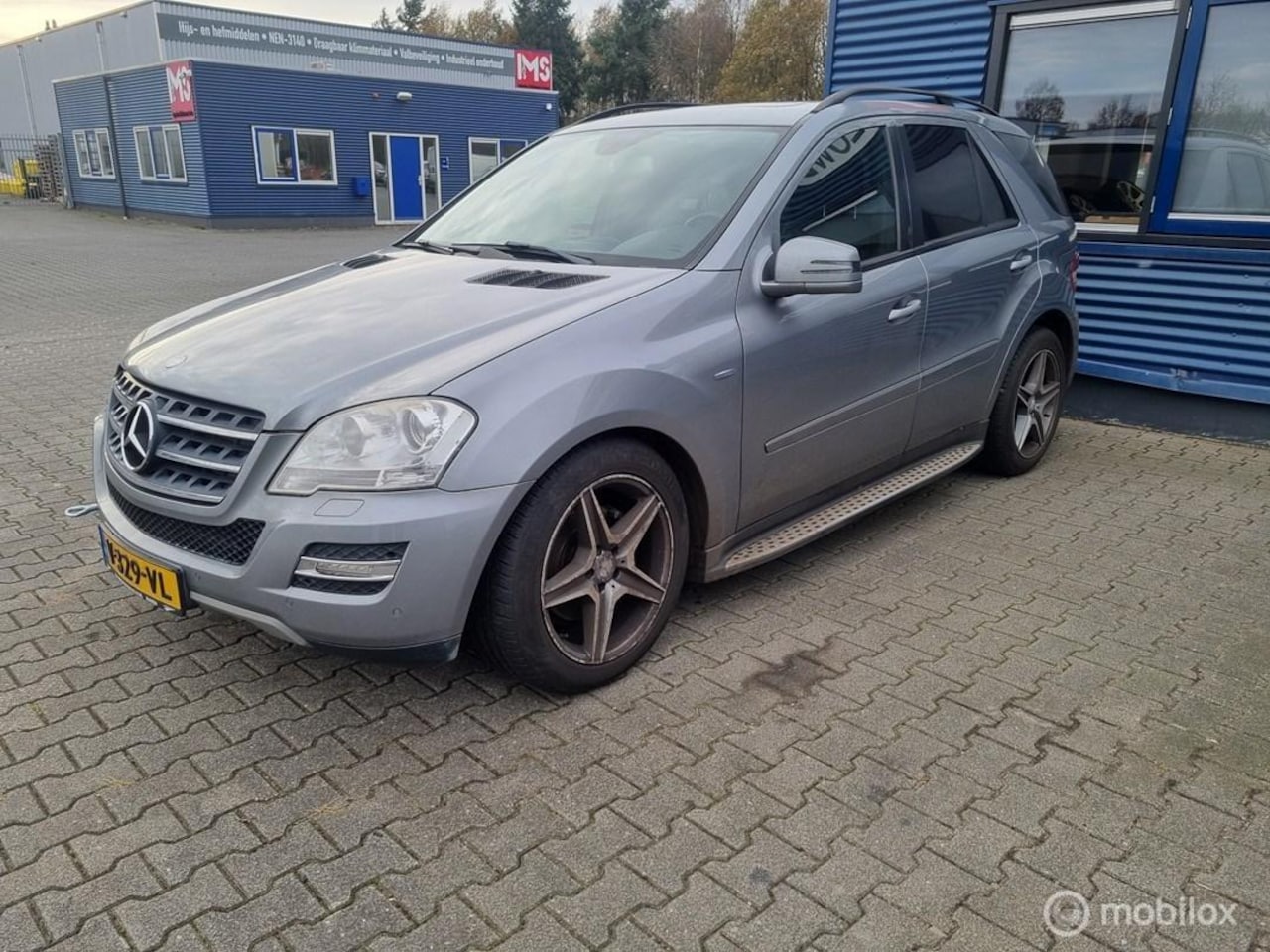 Mercedes-Benz M-klasse - bestel 300 CDI BlueEFFICIENCY Motorschade - AutoWereld.nl