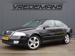 Skoda Octavia - 1.6 FSI Elegance
