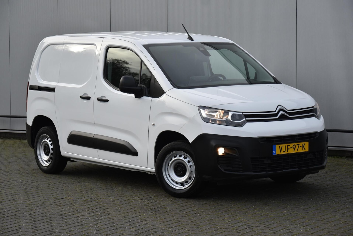 Citroën Berlingo - 1.5 HDI Airco Navi Cruise PDC Camera Euro 6 - AutoWereld.nl