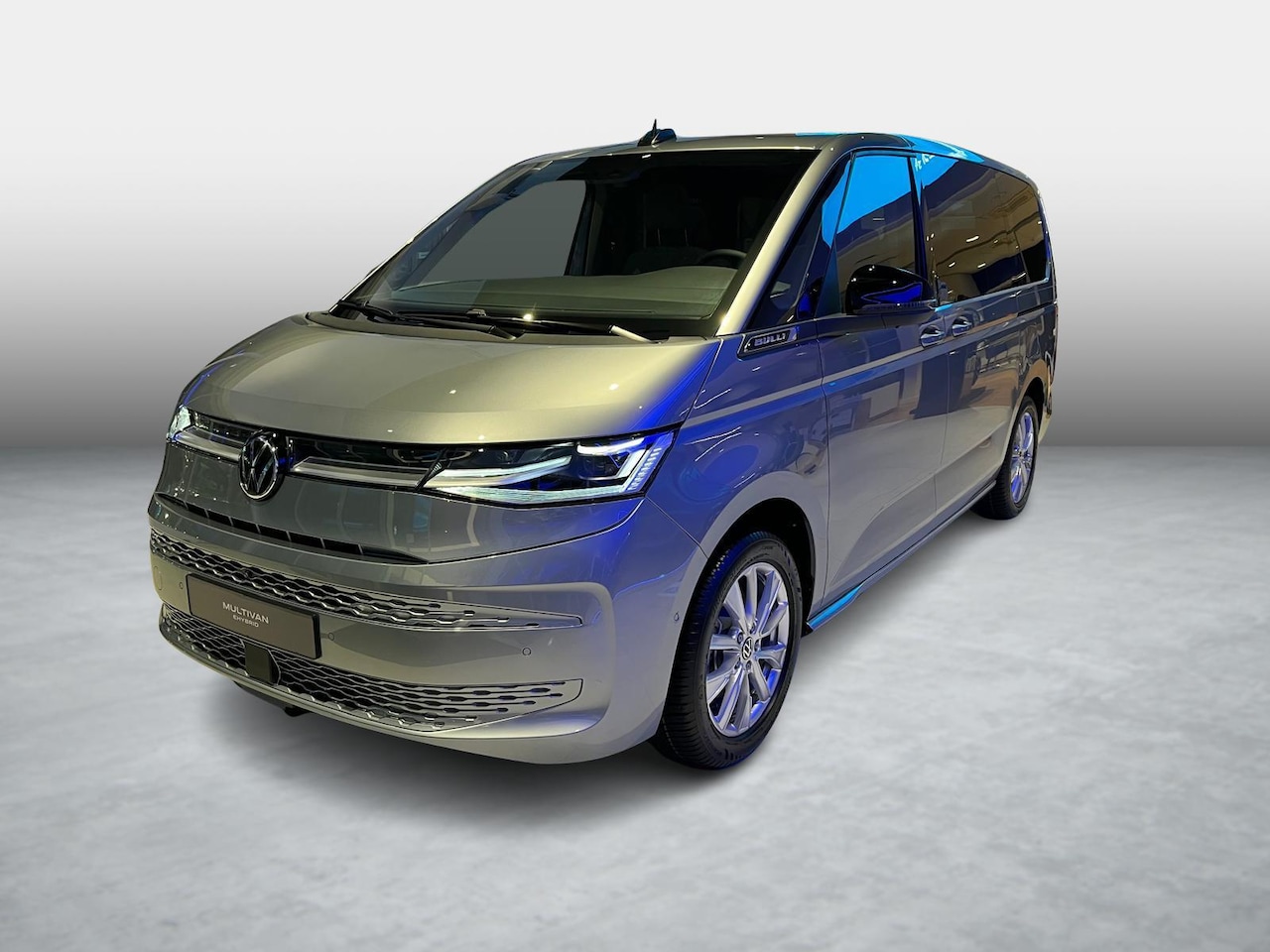 Volkswagen Multivan - Bedrijfswagens Bulli L2 1.5 Ehybrid 180kW 245 pk DSG 4 motion | Versterkte kunststof vloer - AutoWereld.nl