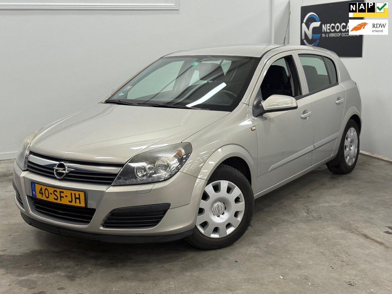 Opel Astra - 1.6 Edition / NETTE AUTO / NIEUWE APK / DEALER ONDERHOUDEN - AutoWereld.nl