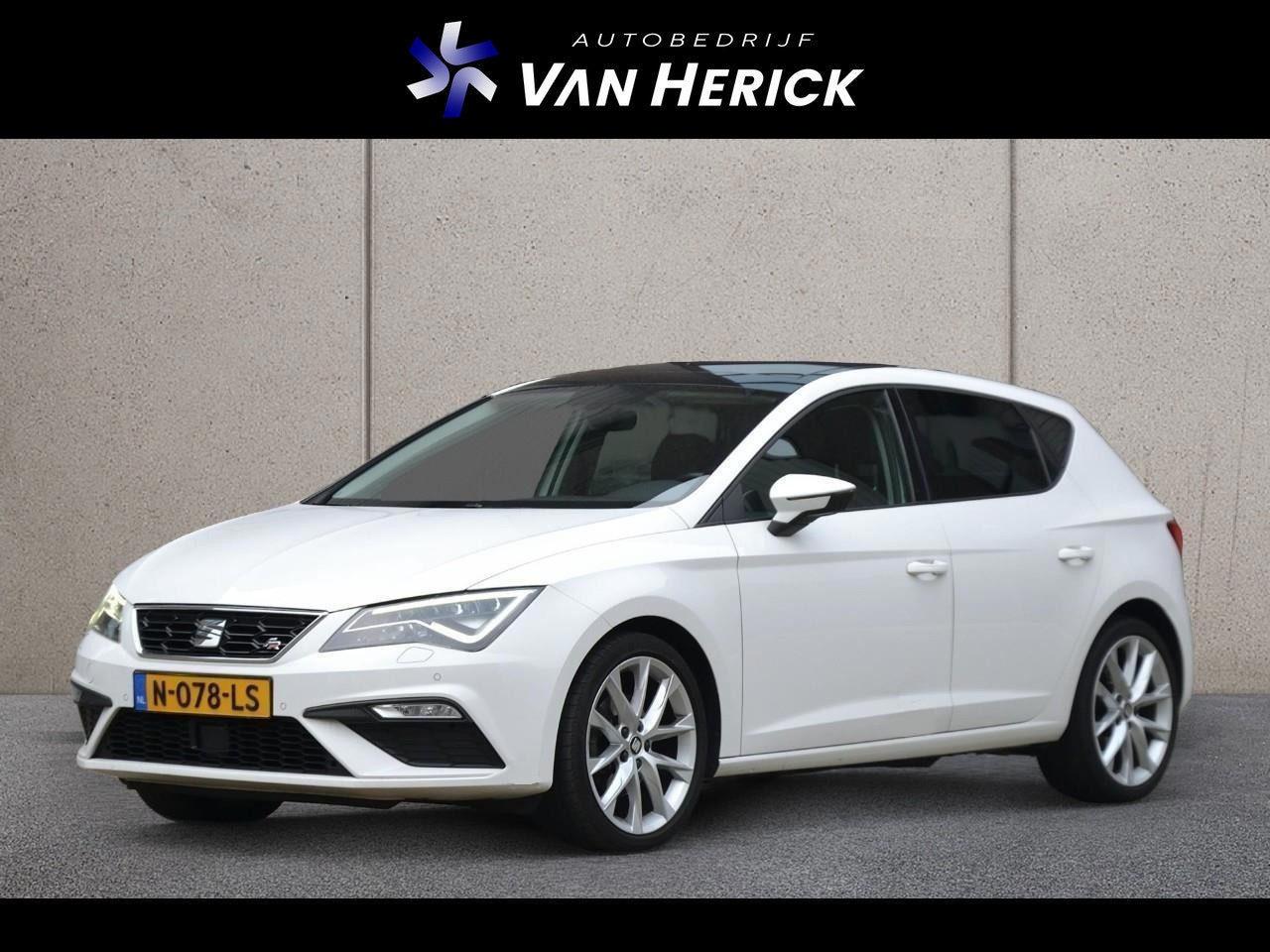 SEAT Leon - 1.4 EcoTSI FR Automaat | Panorama dak | Stoelverwarming | Nette staat - AutoWereld.nl