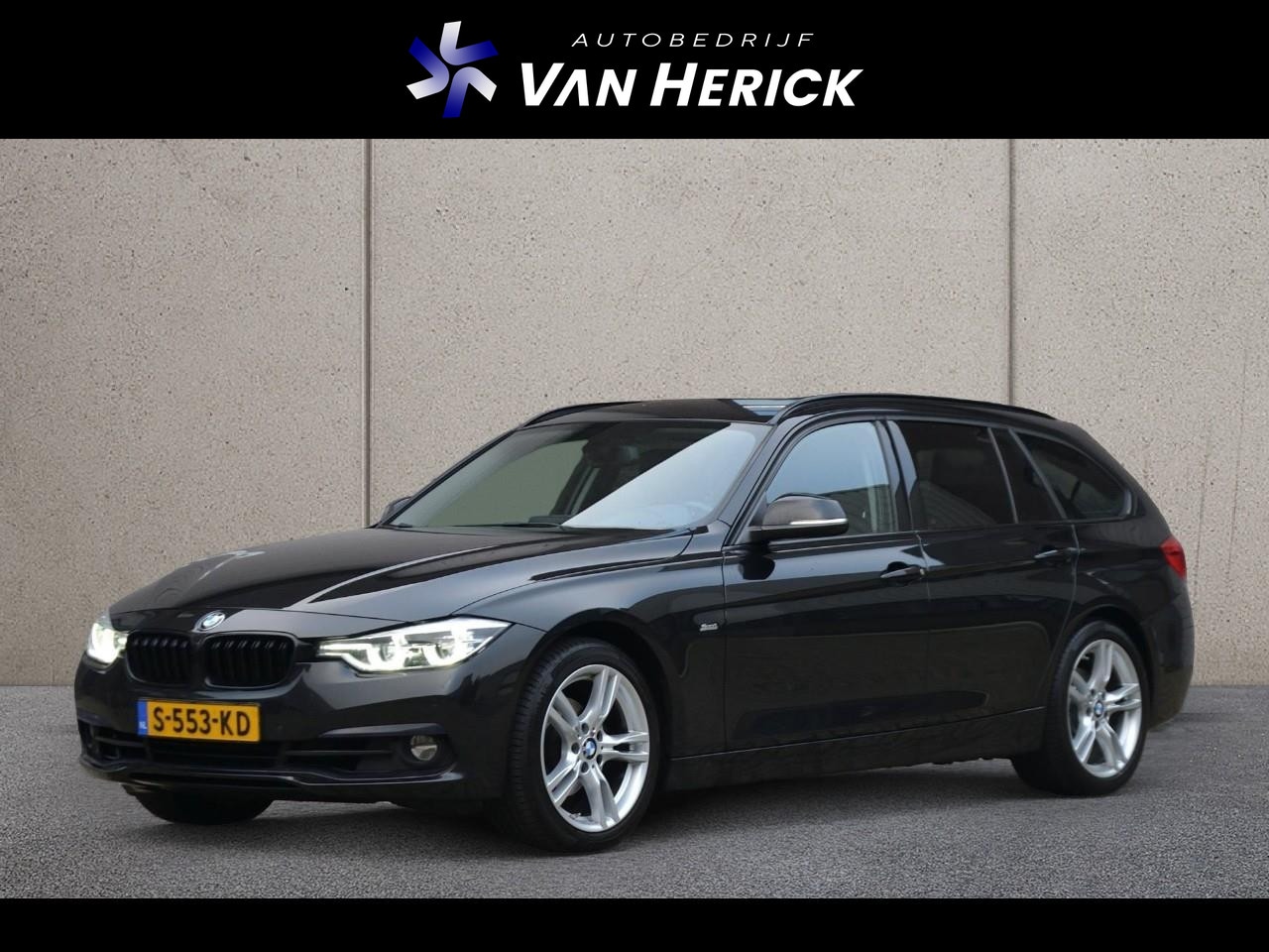 BMW 3-serie Touring - 318i Edition Luxury Line| Xenon | Leer | Nette staat - AutoWereld.nl