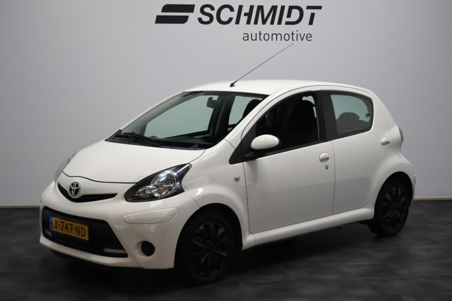 Toyota Aygo - 1.0 VVT-i Dynamic | Airco | 5-drs | Bluetooth - AutoWereld.nl