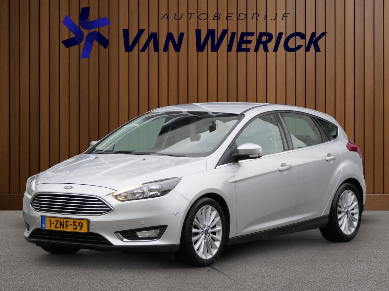 Ford Focus - 1.0 Titanium Edition 125PK! | Cruise | Parkeersensoren | Navi | Bluetooth - AutoWereld.nl
