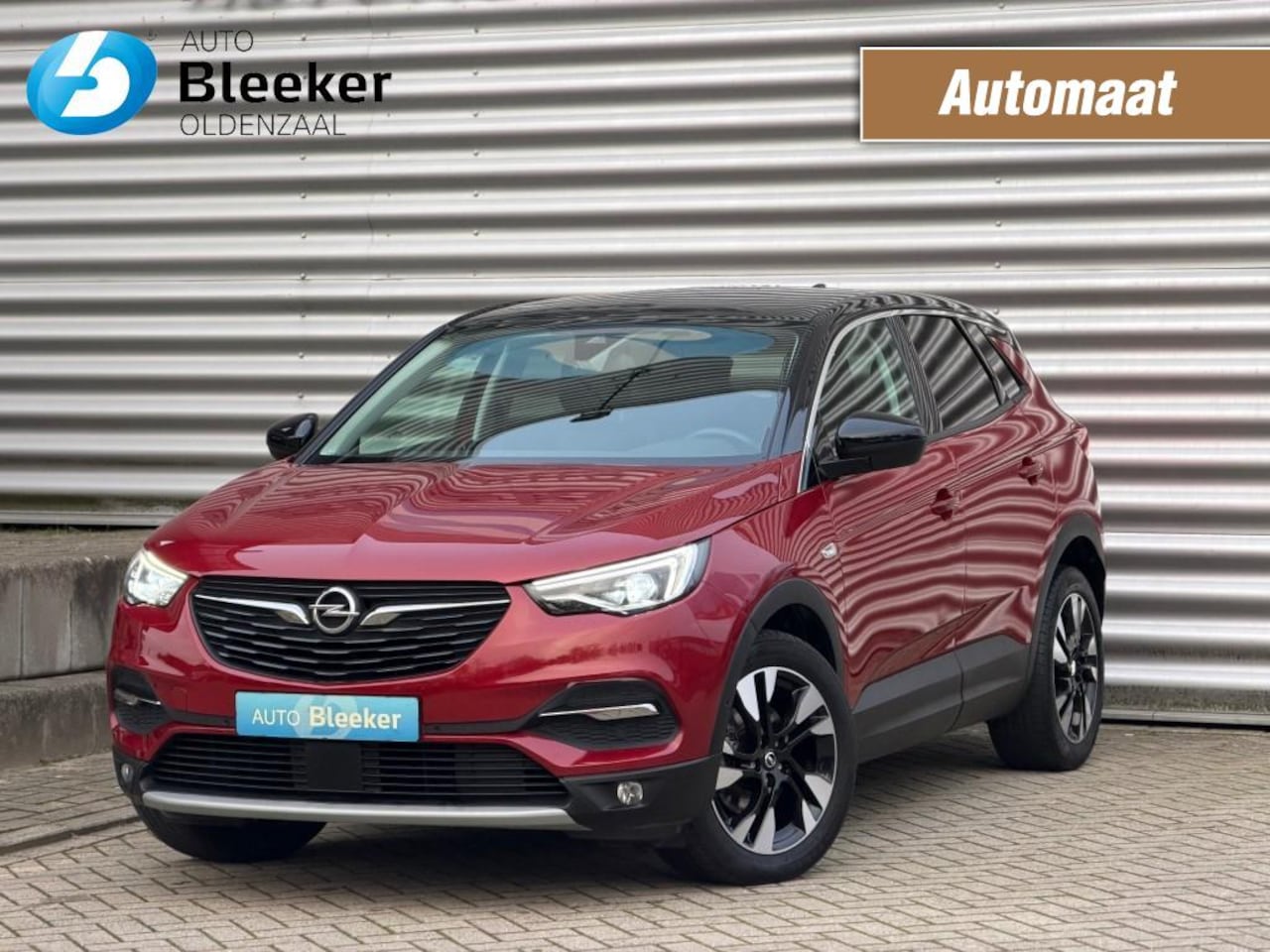 Opel Grandland X - Innovation 131 pk Airco Standverwarm Voorruitverwarm Pano AGR Elect a klep Carplay - AutoWereld.nl