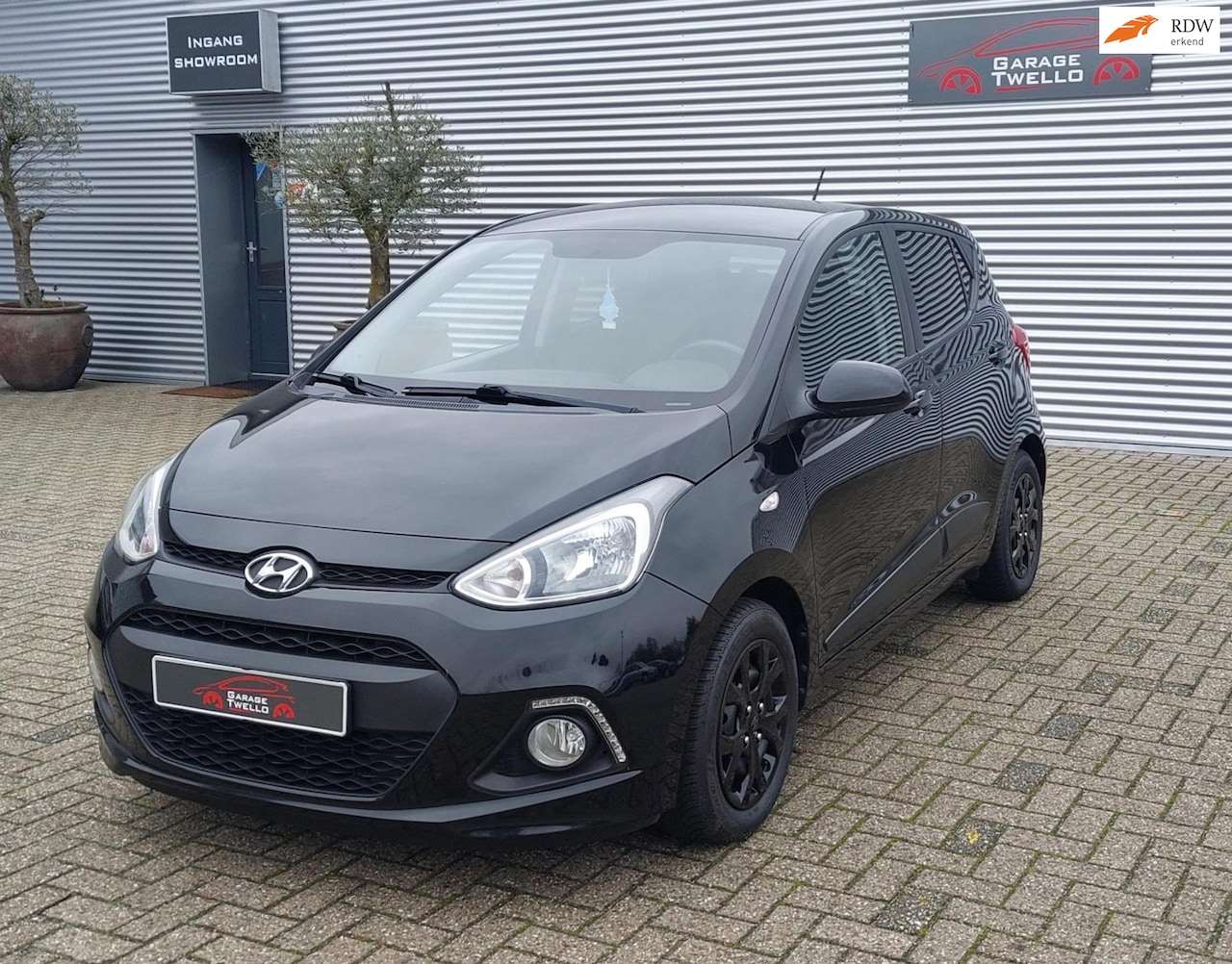 Hyundai i10 - 1.0i Comfort airco, pcd achter, bluetooth telefoon, enz. - AutoWereld.nl