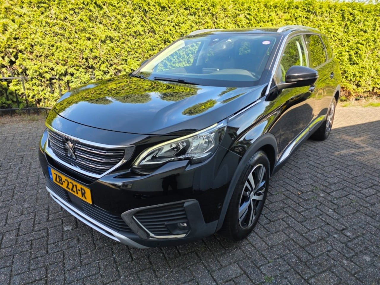 Peugeot 5008 - 1.2 Allure 7 persoons 360° Nieuwe MOTOR - AutoWereld.nl