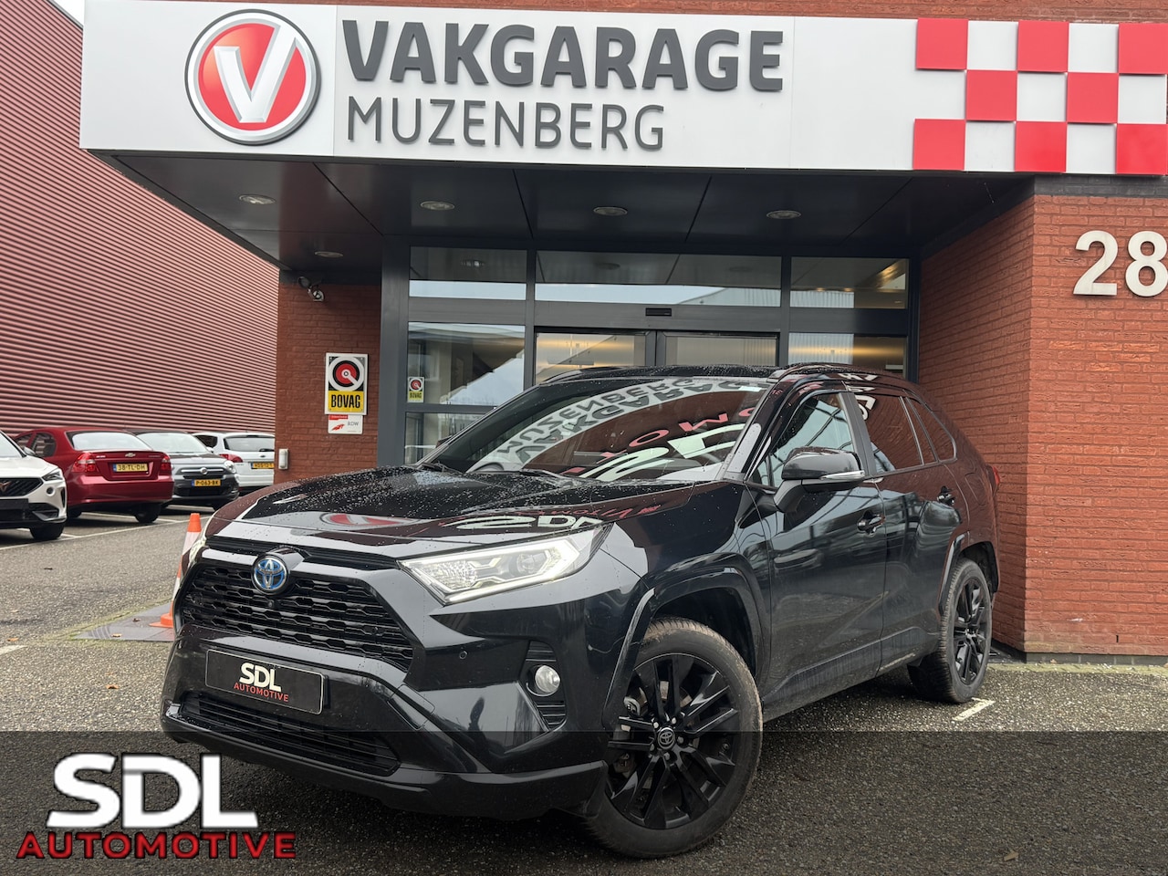 Toyota RAV4 - 2.5 Hybrid Black Edition // NAVI // ADAPTIVE CRUISE // CAMERA // STOELVERWARMING // ELK. B - AutoWereld.nl