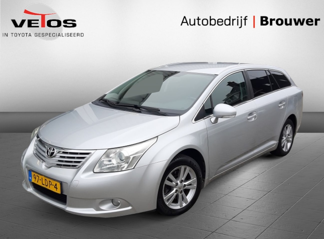Toyota Avensis Wagon - 1.8 VVTi Dynamic Business Navigatie/Trekhaak/Cruise-control - AutoWereld.nl