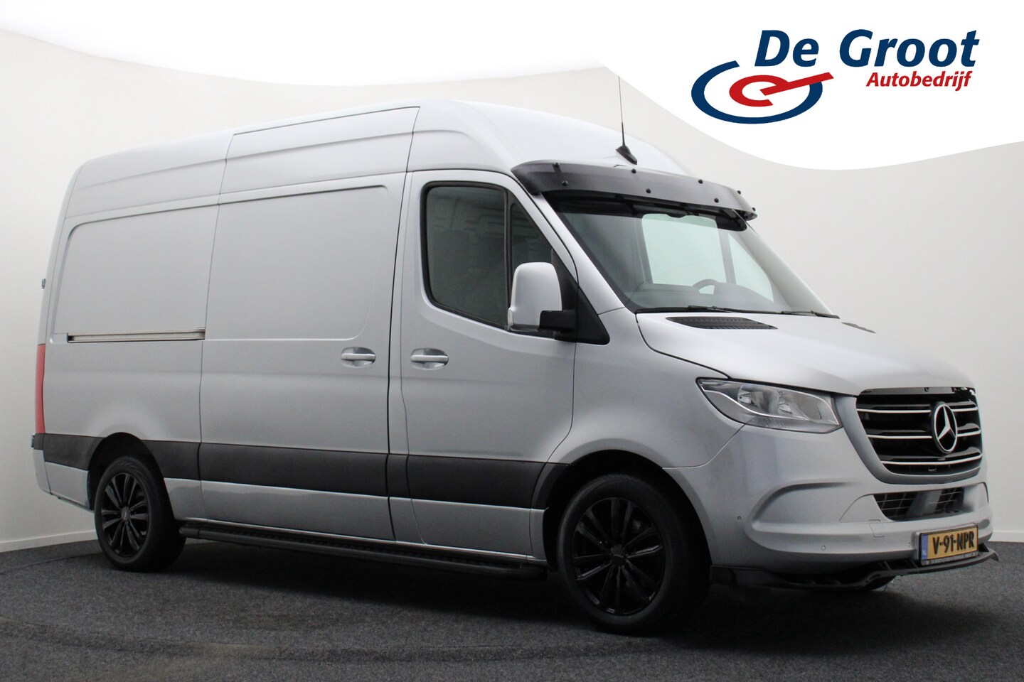 Mercedes-Benz Sprinter - 315 CDI Automaat L2H2 3-Zits, Airco, Cruise, Camera, Apple Carplay, DAB, Zonneklep, PDC, 1 - AutoWereld.nl