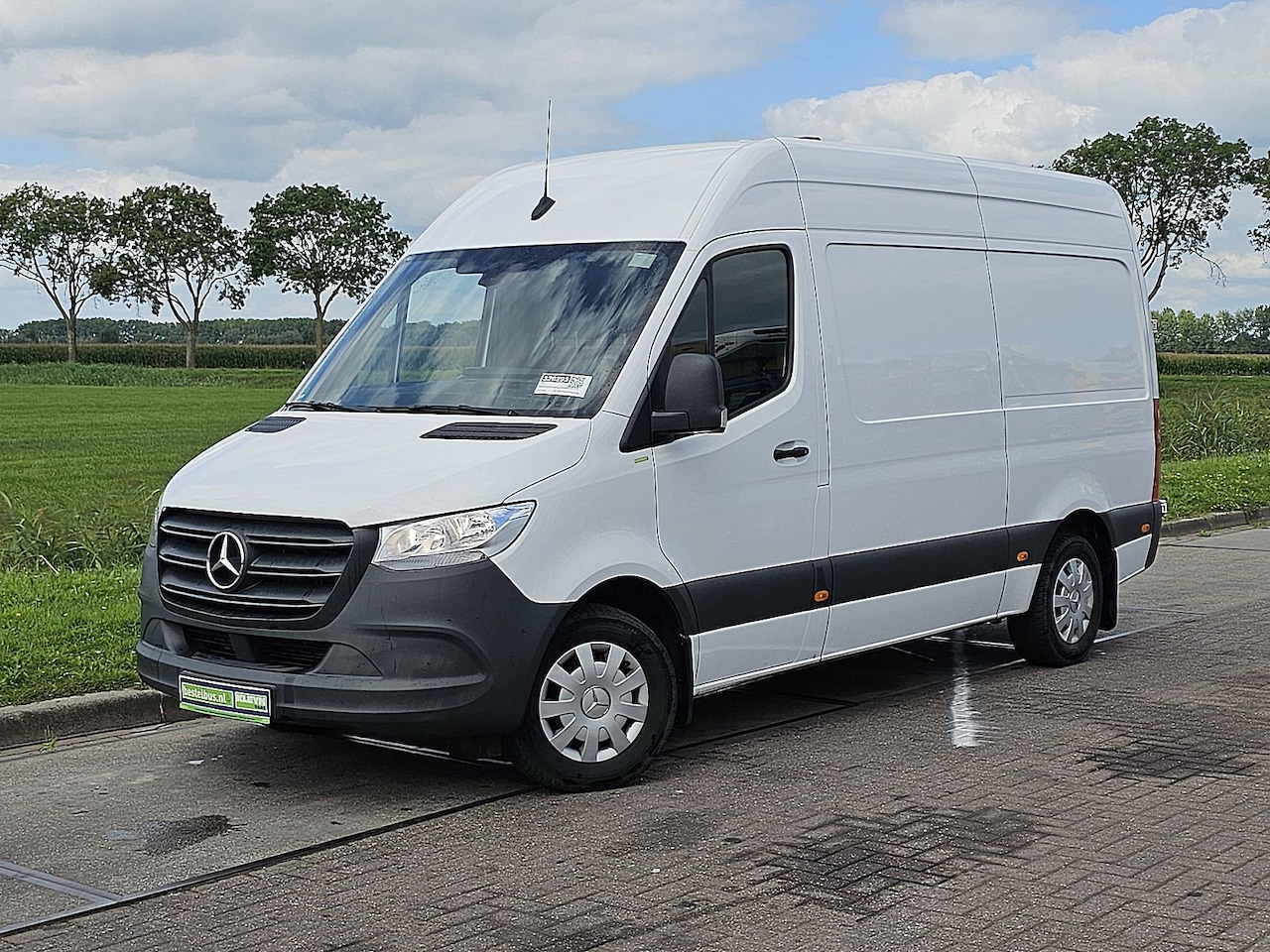 Mercedes-Benz Sprinter - 314 2.2 CDI L2H2 EURO VI-D Airco Mbux Trekhaak Camera Navi Vleugeldeuren Euro6 143 PK! - AutoWereld.nl