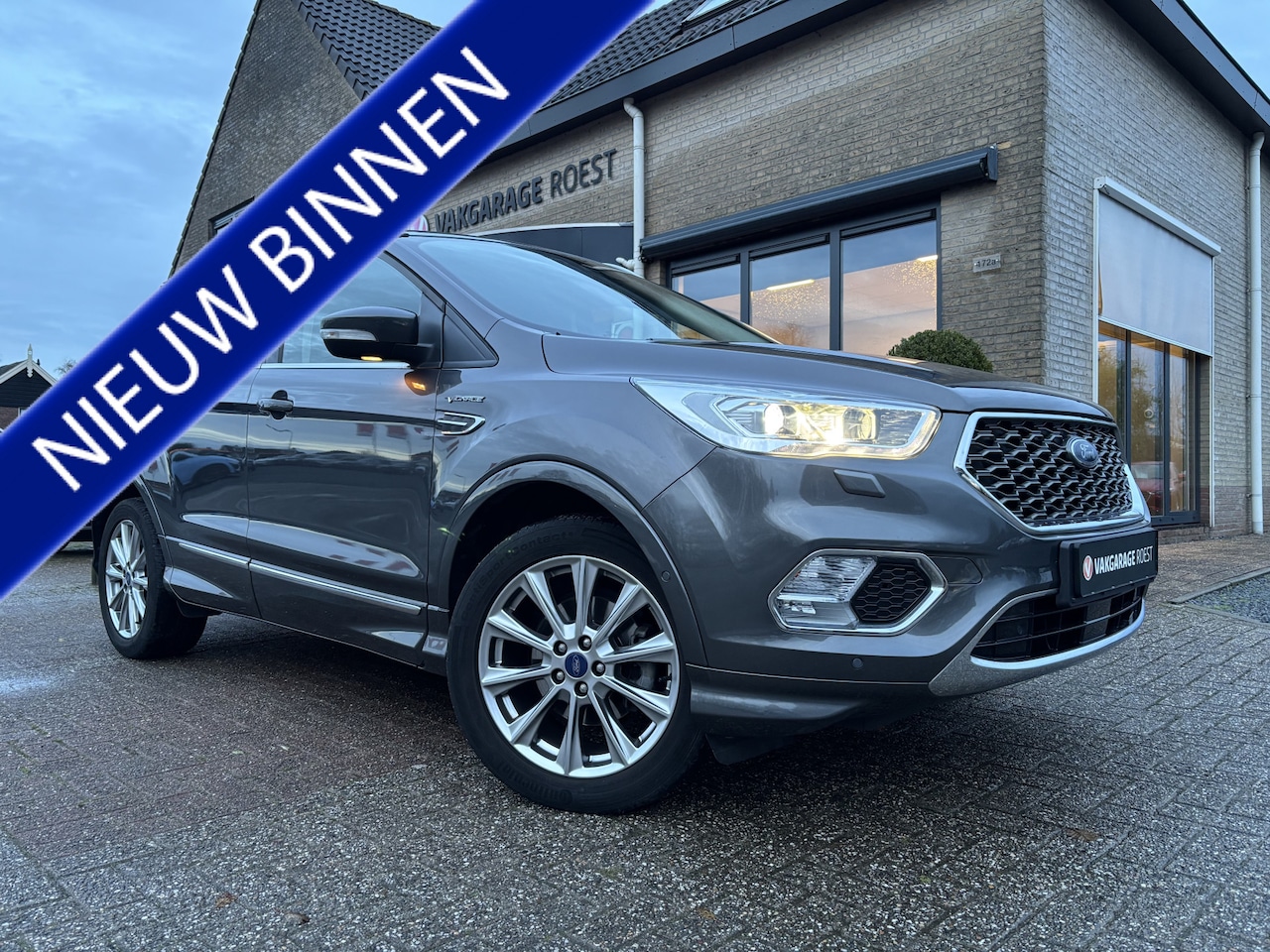 Ford Kuga - 1.5 Turbo 150pk Vignale Trekhaak / Leder / Carplay - AutoWereld.nl