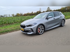 BMW 1-serie - 120i Executive M-pakket Pro / Harman Kardon / Panoramadak /Apple-Android / LED