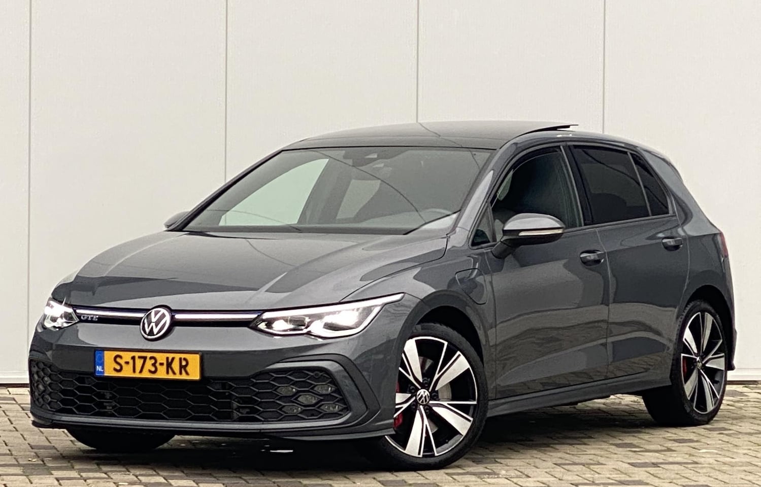 Volkswagen Golf - 1.4 eHybrid GTE AUTOMAAT PANORAMA CARPLAY IN NIEUWSTAAT - AutoWereld.nl