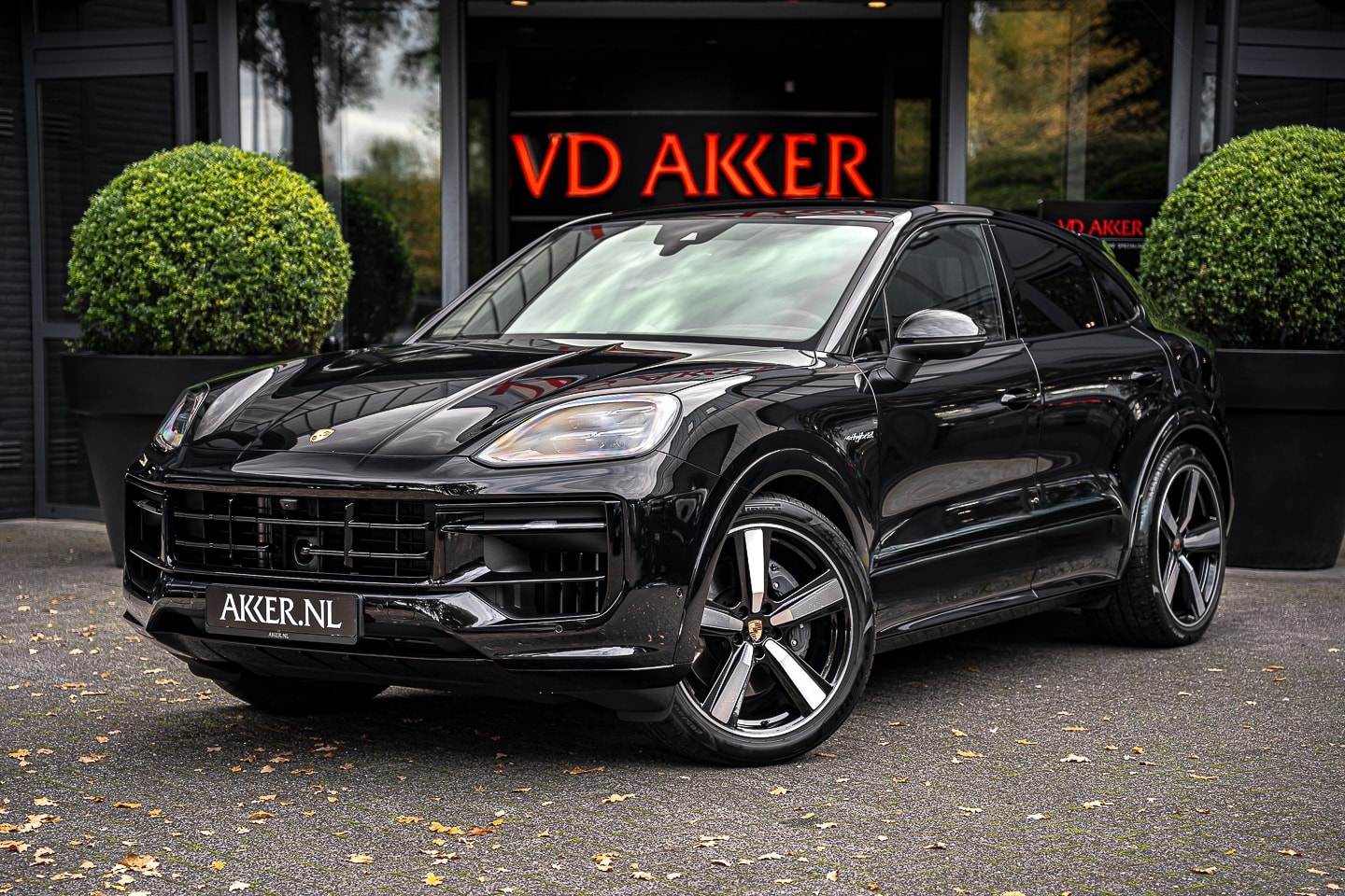 Porsche Cayenne Coupé - E-Hybrid SportDesign | Adapt. Sportstoelen | Head-up | 22 Inch | Pass. Display - AutoWereld.nl