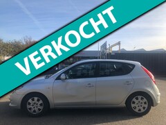 Hyundai i30 - 1.6 CRDi Dynamic airco