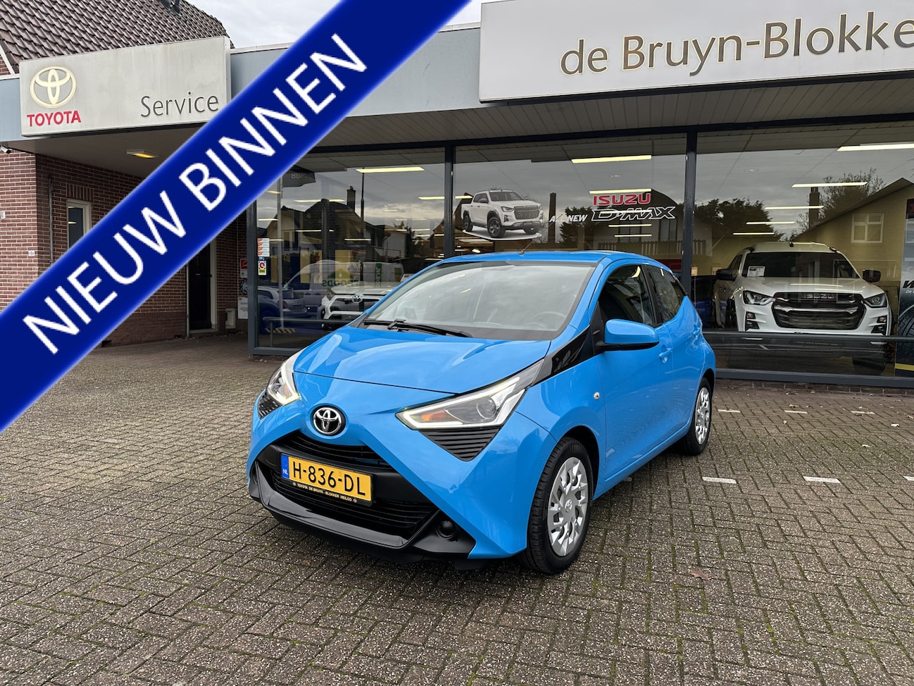 Toyota Aygo - 1.0 VVT-i x-play 1e eigenaar / slechts 11.147 km! / Apple carplay / Android auto / rijklaa - AutoWereld.nl