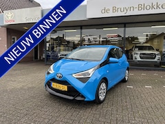 Toyota Aygo - 1.0 VVT-i x-play 1e eigenaar / slechts 11.147 km / Apple carplay / Android auto / rijklaar