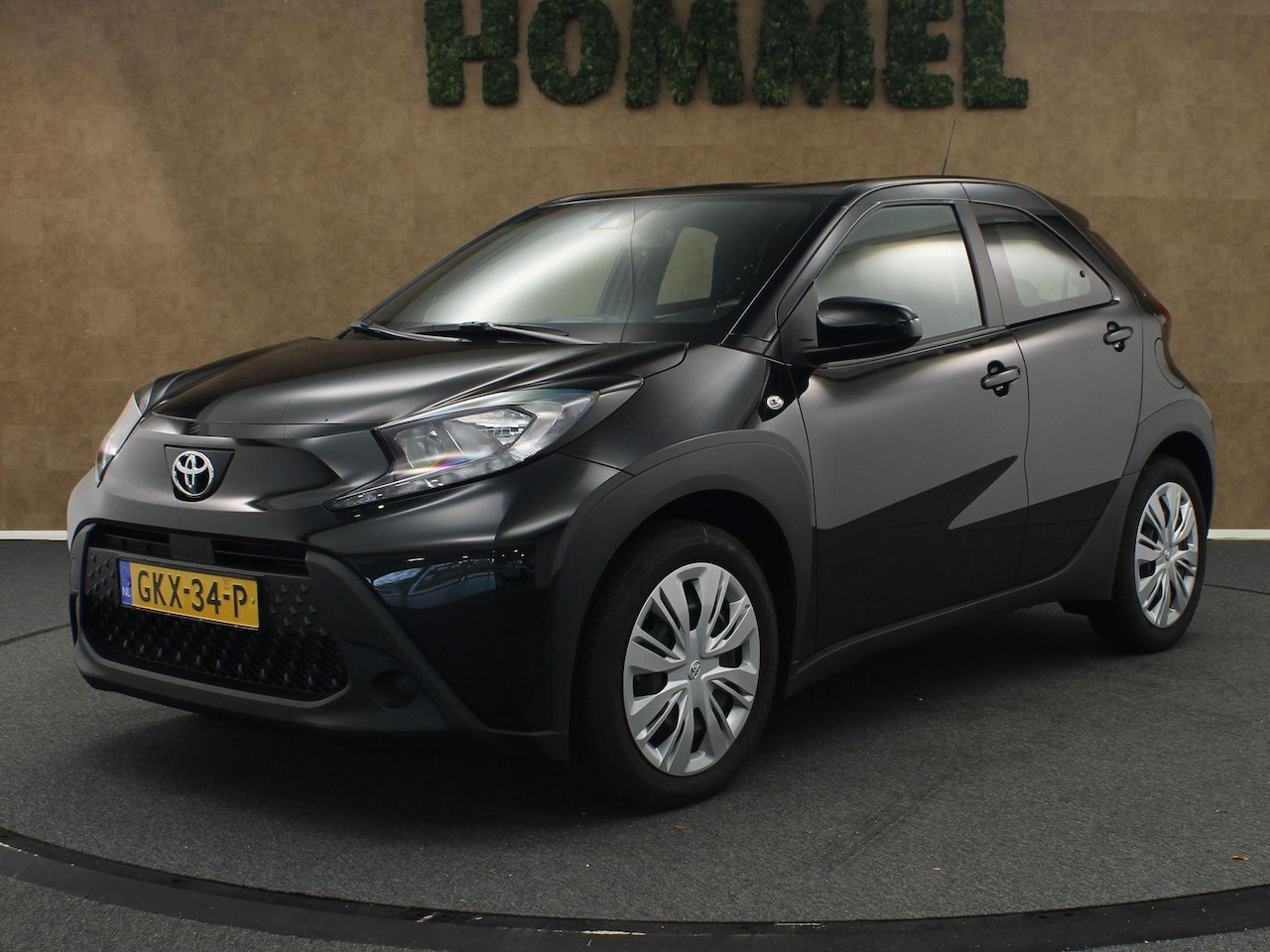 Toyota Aygo X - 1.0 VVT-i MT Play - ORIGINEEL NEDERLANDSE AUTO - APPLE CARPLAY/ ANDROID AUTO - ADAPTIVE CR - AutoWereld.nl