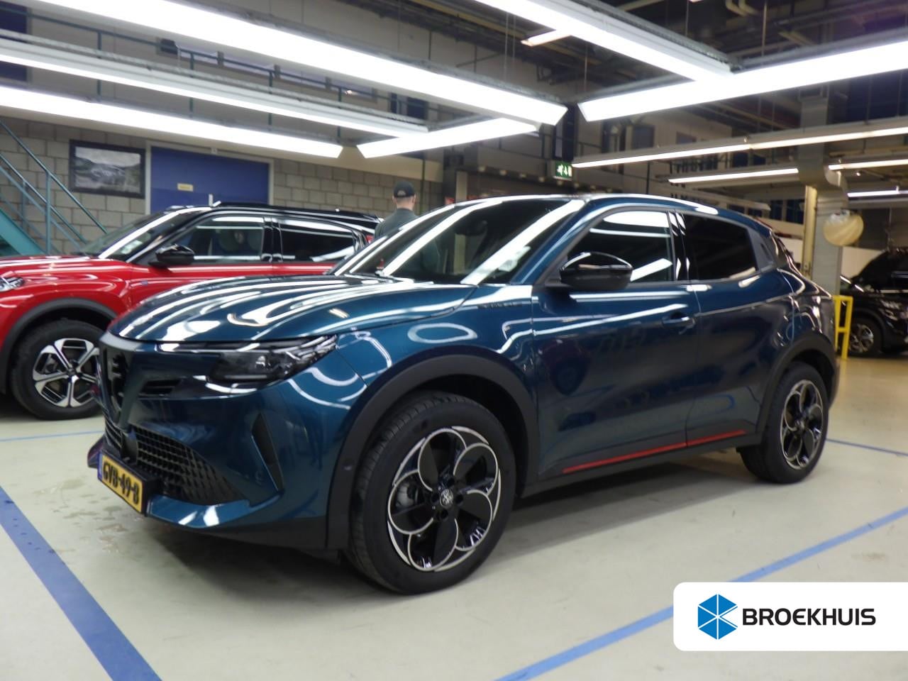 Alfa Romeo Junior - Elettrica Speciale 54 kWh Elek. Stoel met Massage | Elek. Achterklep | LED Matrix | Camera - AutoWereld.nl