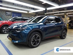 Alfa Romeo Junior - Elettrica Speciale 54 kWh Elek. Stoel met Massage | Elek. Achterklep | LED Matrix | Camera