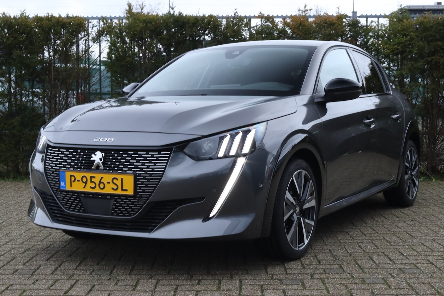 Peugeot 208 - 1.2 Turbo GT | Cruise Control | Camera | Navigatie | Carplay | BLIS | 17 Inch - AutoWereld.nl
