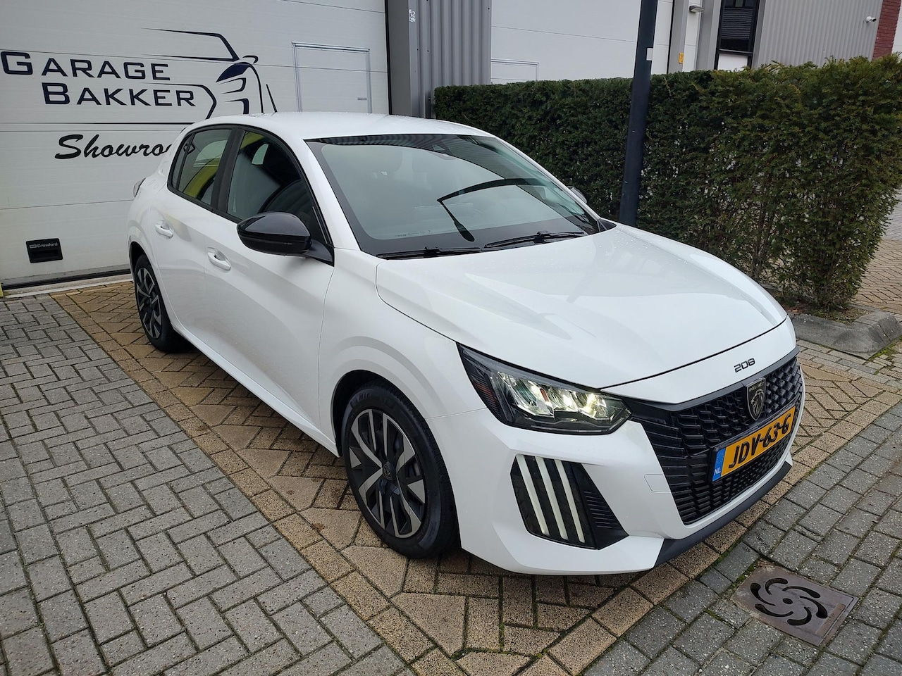 Peugeot 208 - 1.2 PureTech 100 Active 100-PK Led Carplay-Navi Multimedia - AutoWereld.nl