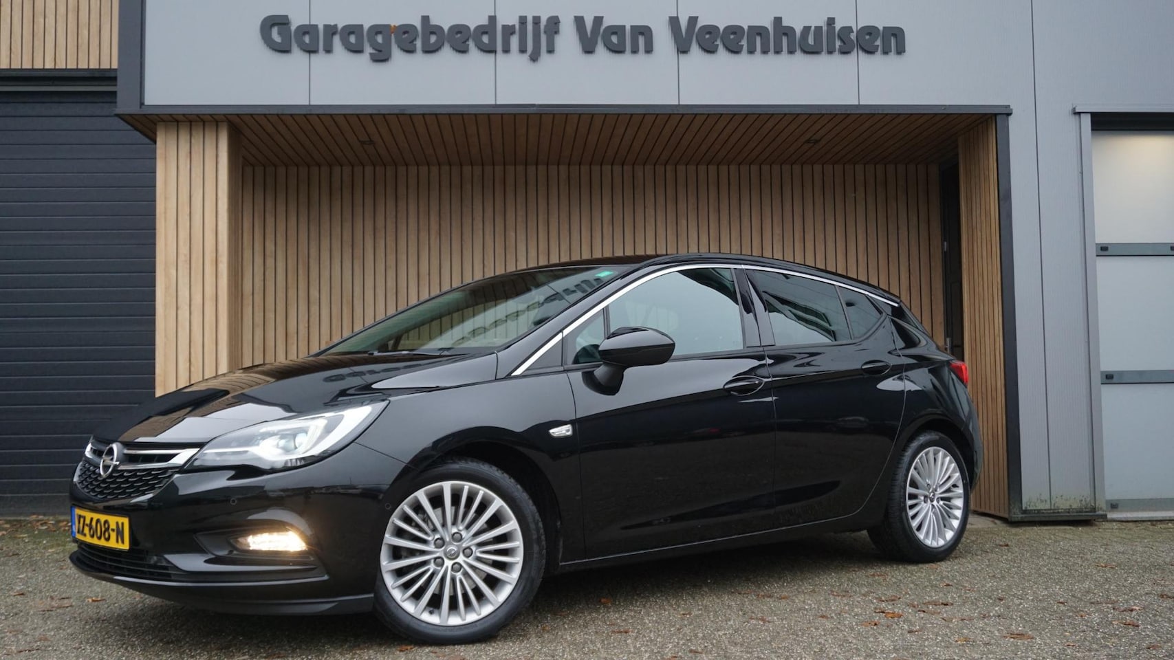 Opel Astra - 1.6 Turbo 200pk 5Drs Innovation LED Navi Afn.Trekhaak 17inch LM Sportstoelen A-Camera Keyl - AutoWereld.nl