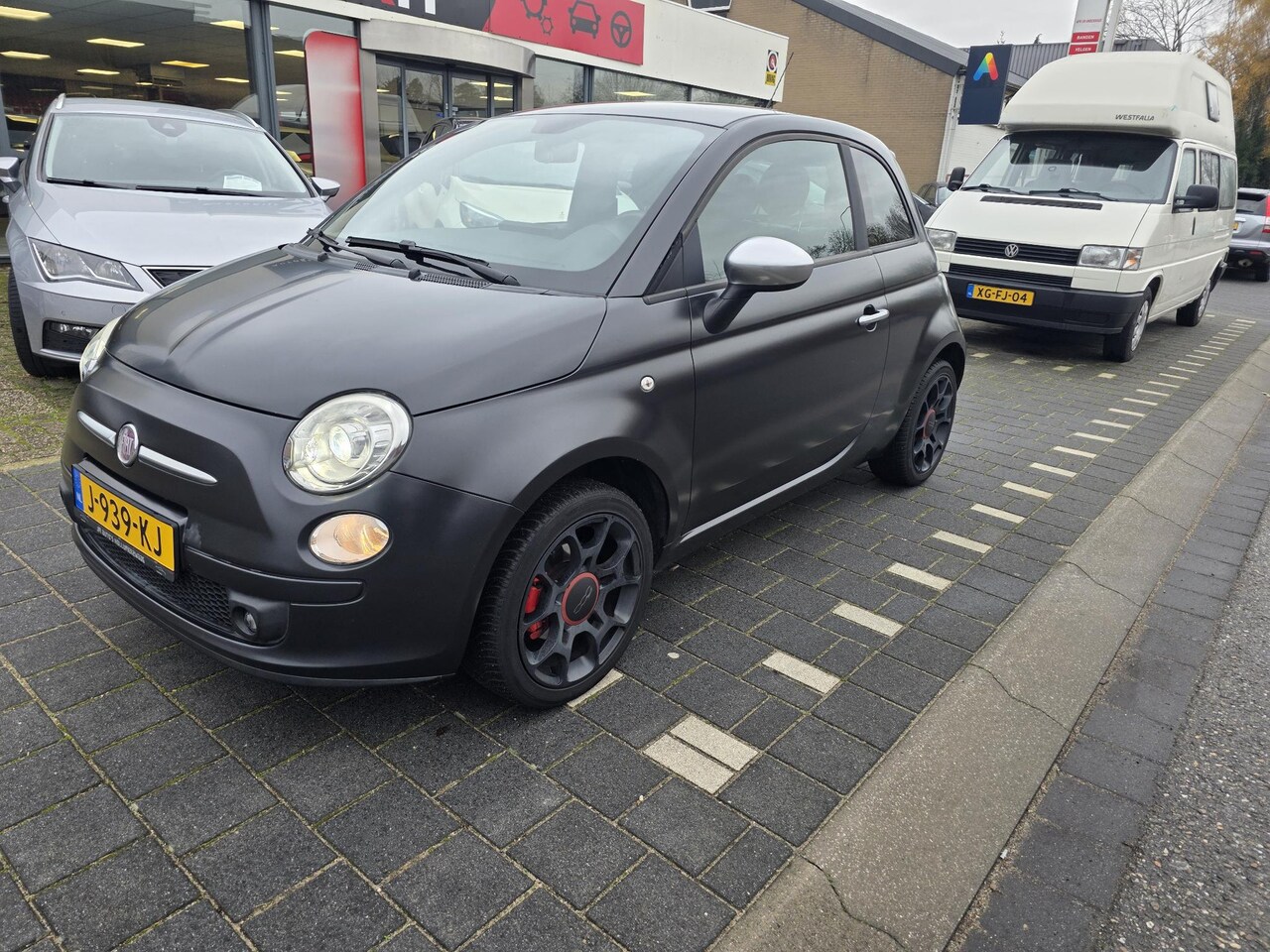 Fiat 500 - 1.4-16V Sport dit is een mooie mat zwarte fiat 500 met climatronic, half leer, sportvelgen - AutoWereld.nl
