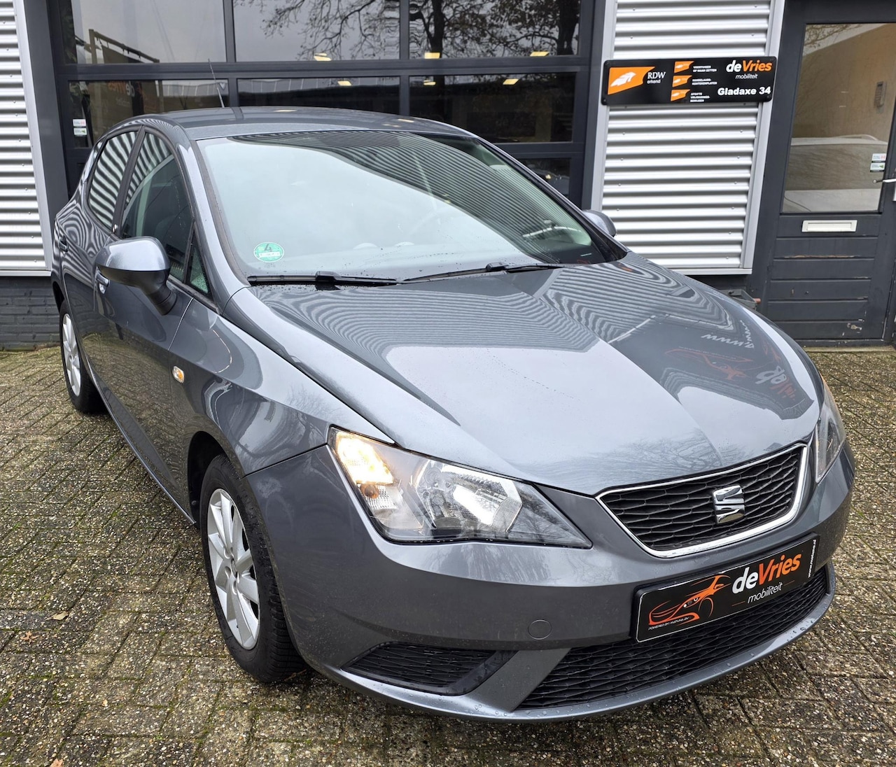 SEAT Ibiza - 1.0 MPI Reference **5DRS-AIRCO-BLEUTOOTH** - AutoWereld.nl