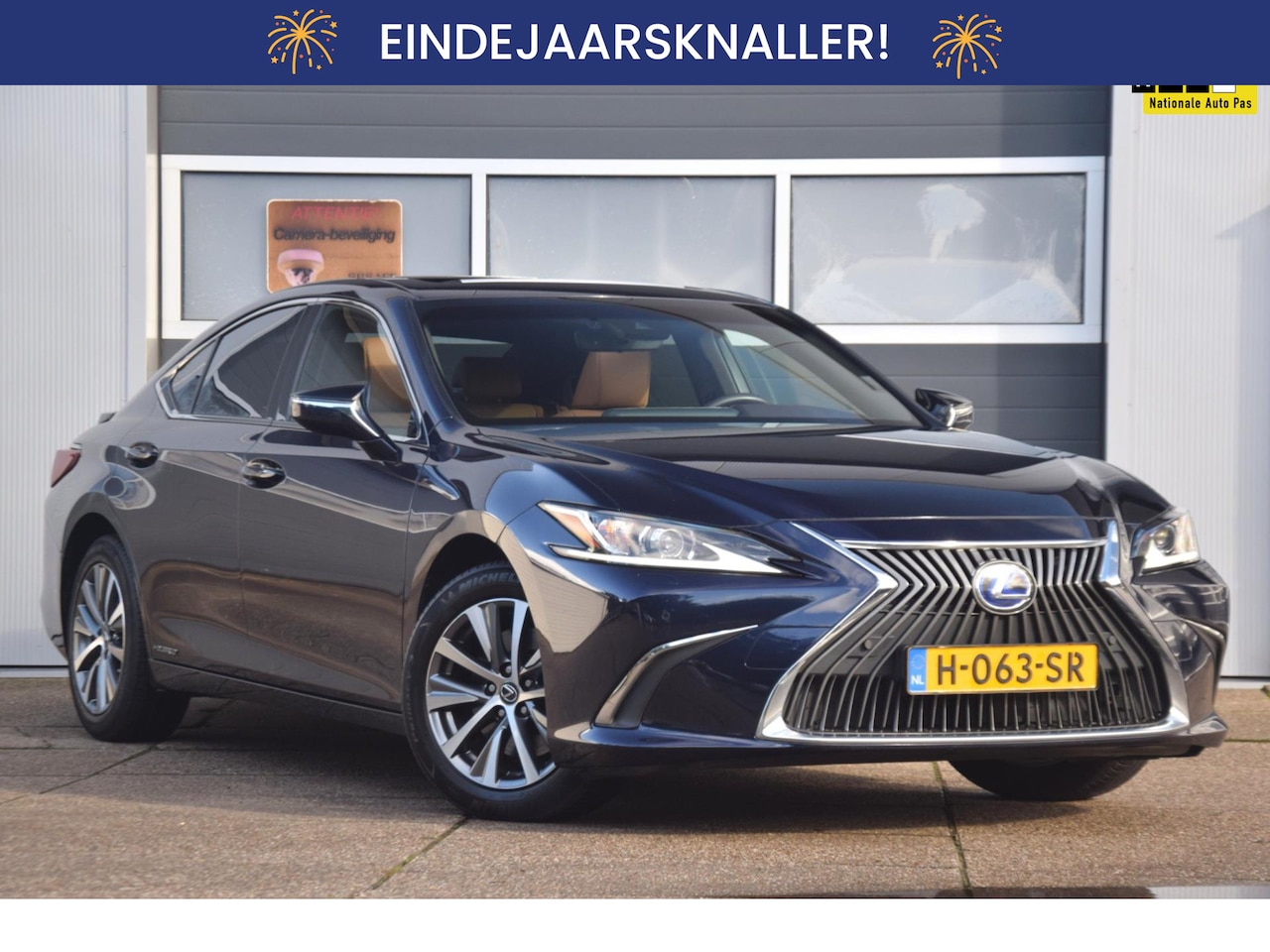 Lexus ES - 300h Business Line LEDEREN BEKLEDING/KEYLESS/CAMERA - AutoWereld.nl