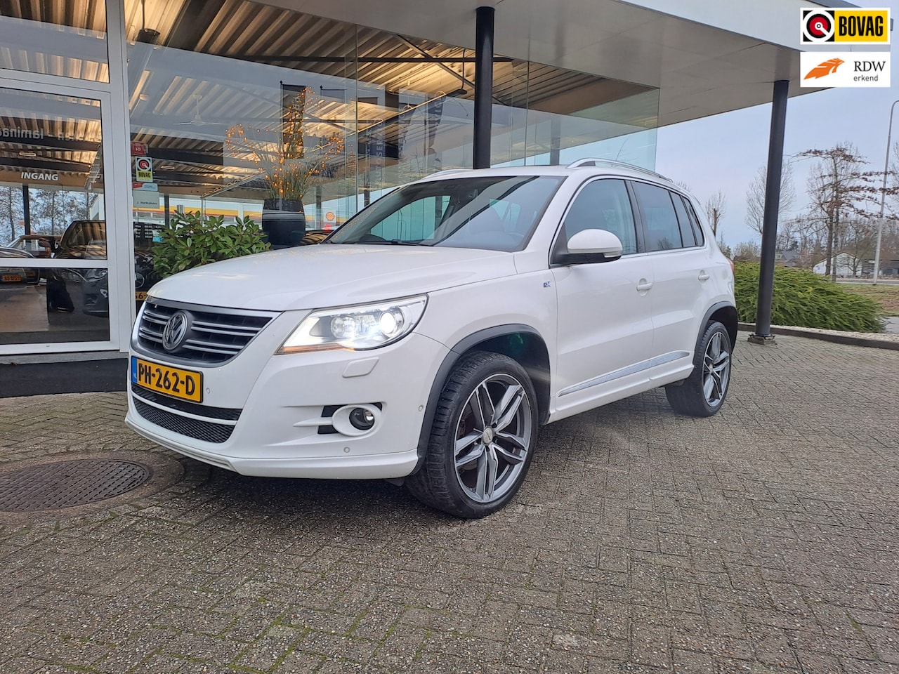 Volkswagen Tiguan - 2.0 TSI Sport&Style R-LINE 4Motion - AutoWereld.nl