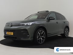 Volkswagen Tiguan - 1.5 TSI eHybrid 200 kW R-Line 272pk | Panorama dak | Lederen bekleding | Trekhaak | 360 ca