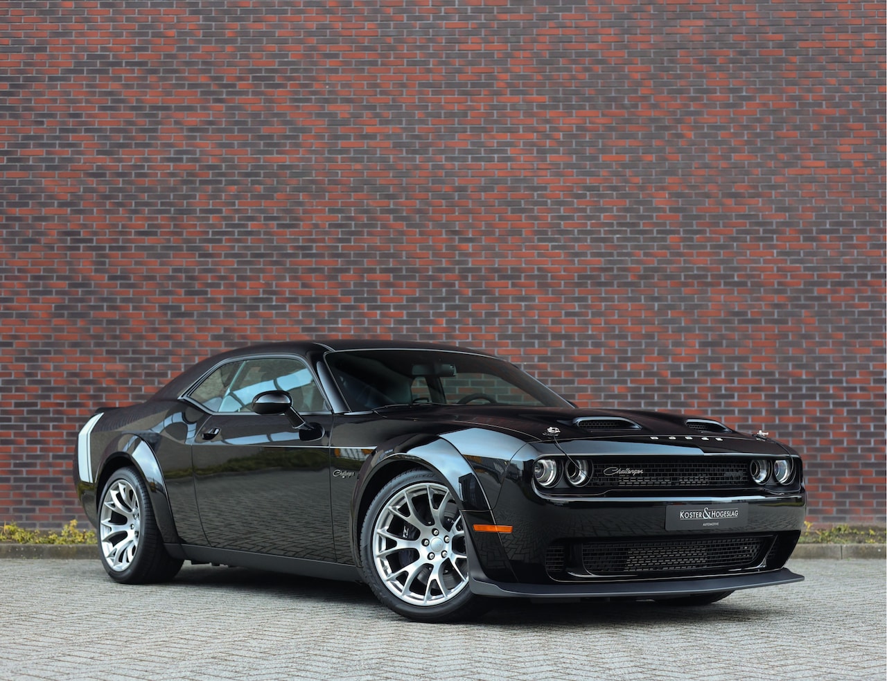Dodge Challenger - SRT Hellcat Redeye Black Ghost | 1/300 - 1e eig. - Org. EU - AutoWereld.nl