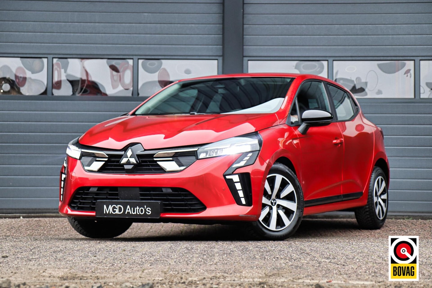 Mitsubishi Colt - 1.0 MT Pure /LED/CAMERA/STOELVERW./STUURVERW./CARPLAY! - AutoWereld.nl