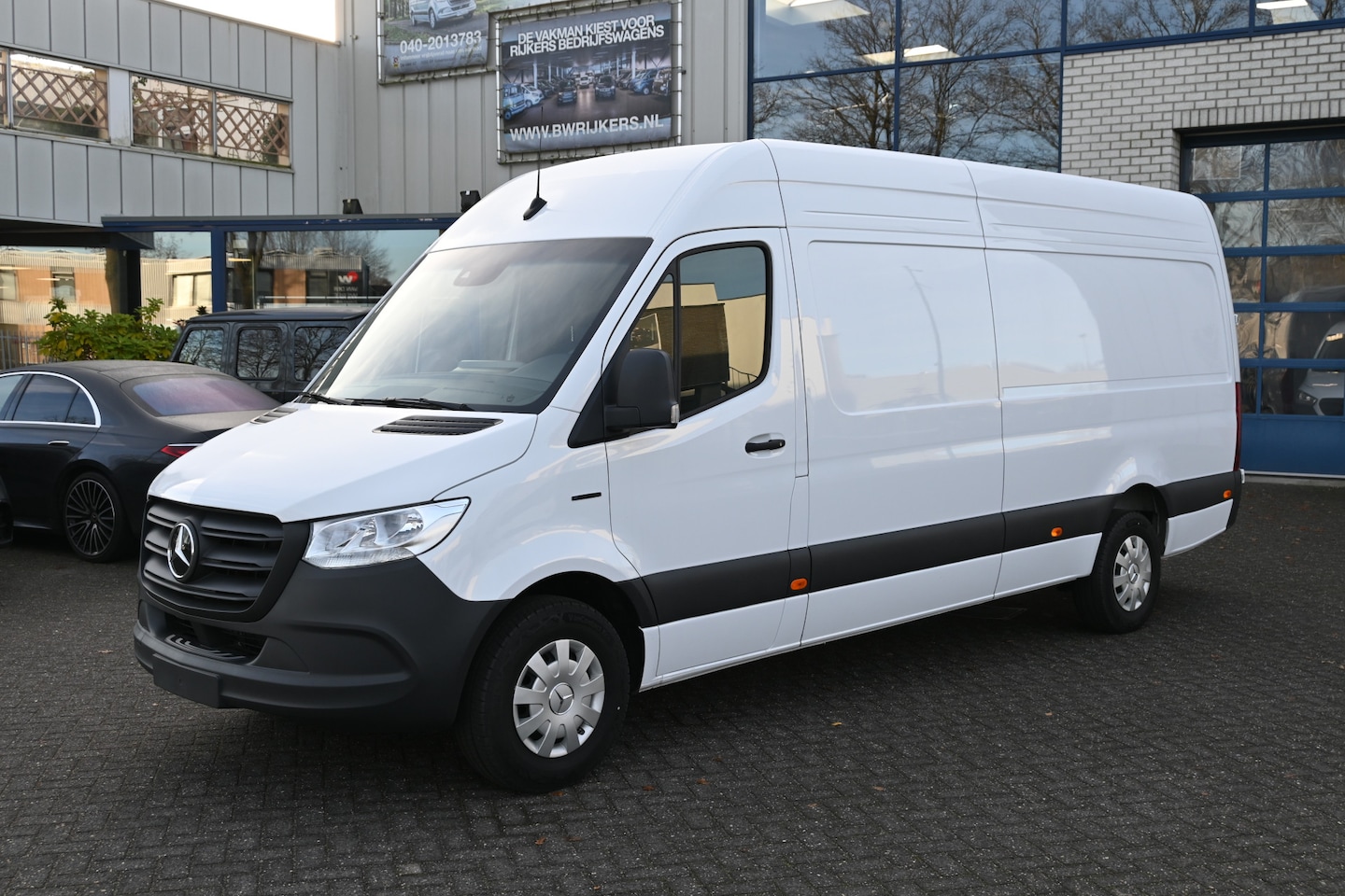 Mercedes-Benz eSprinter - 314/414 L3H2 450 km Reikwijdte WLTP Pro 113kWh DC laden 115 kW, 270 graden achterdeuren, E - AutoWereld.nl