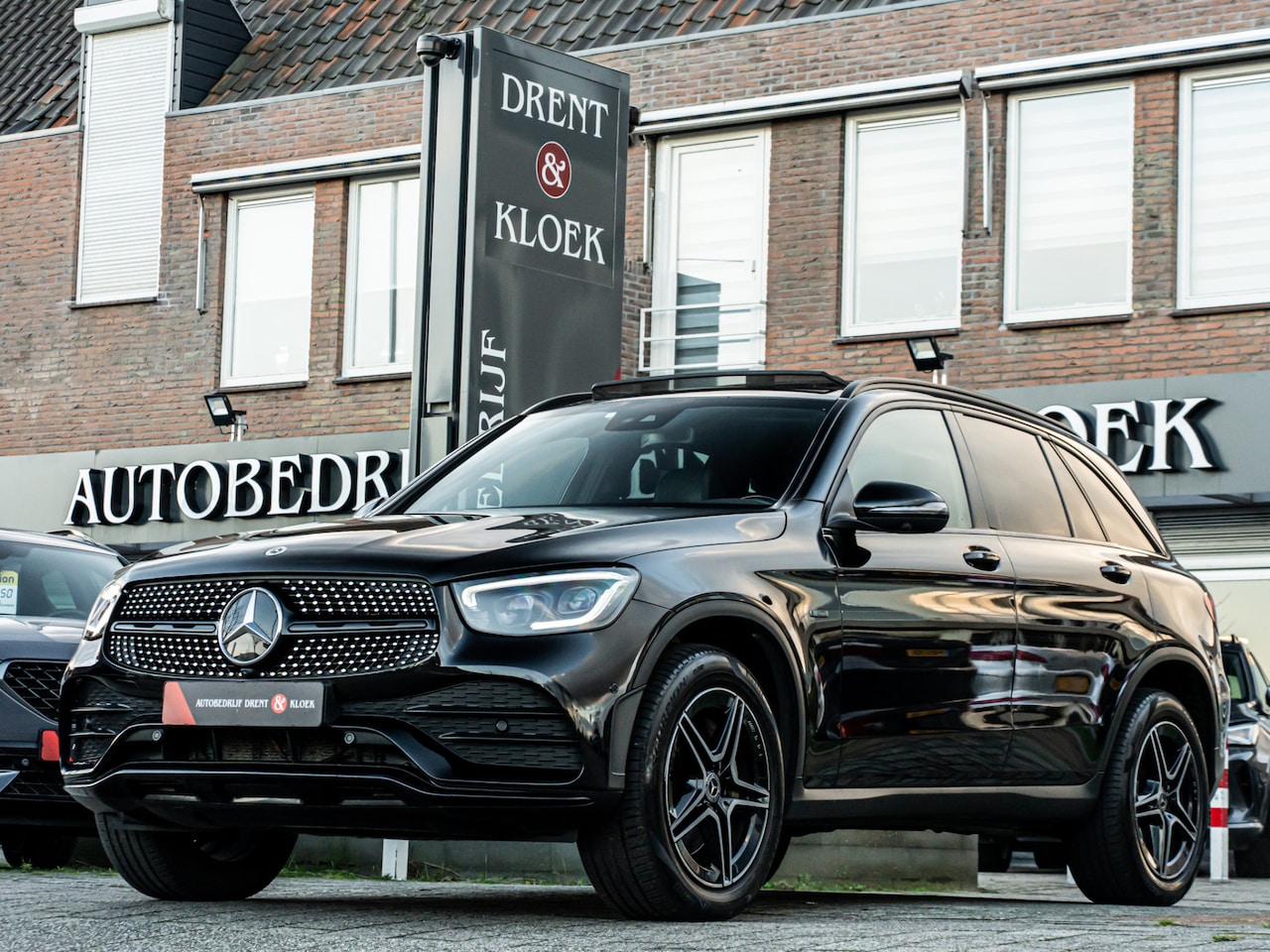 Mercedes-Benz GLC-klasse - 300e 4MATIC Business Solution AMG ORG NL PANO BURMESTER TREKHAAK 360 CAMERA NIGHT PAKKET - AutoWereld.nl